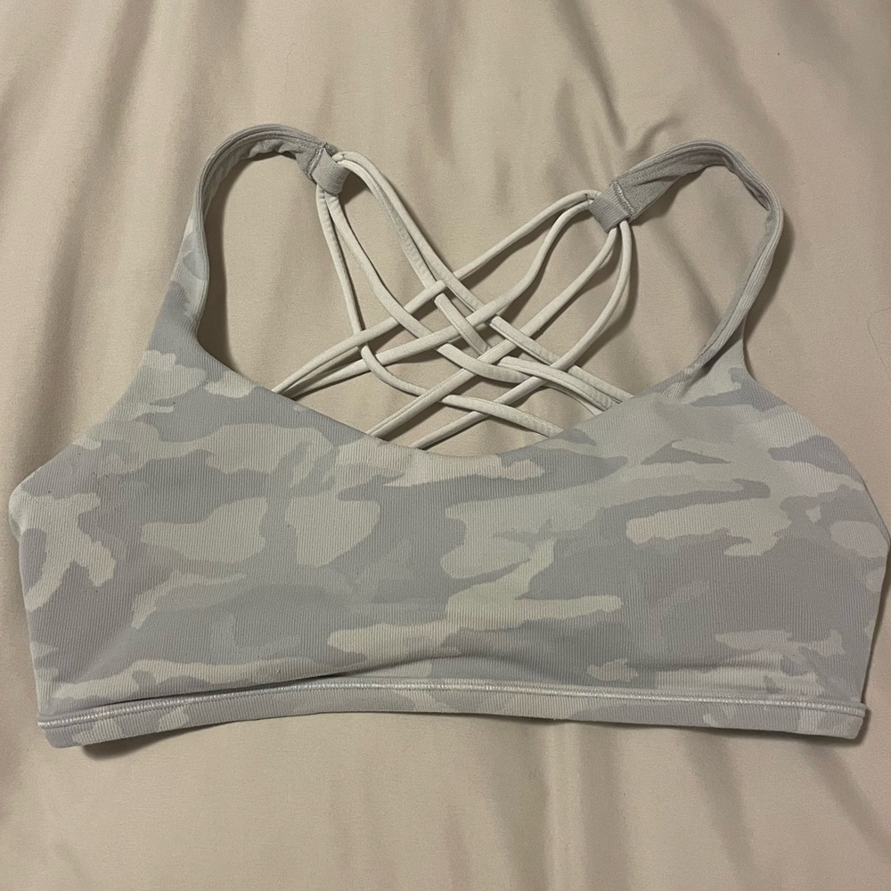 Lululemon Free to Be Bra support A/B cup Size 8 White Camo